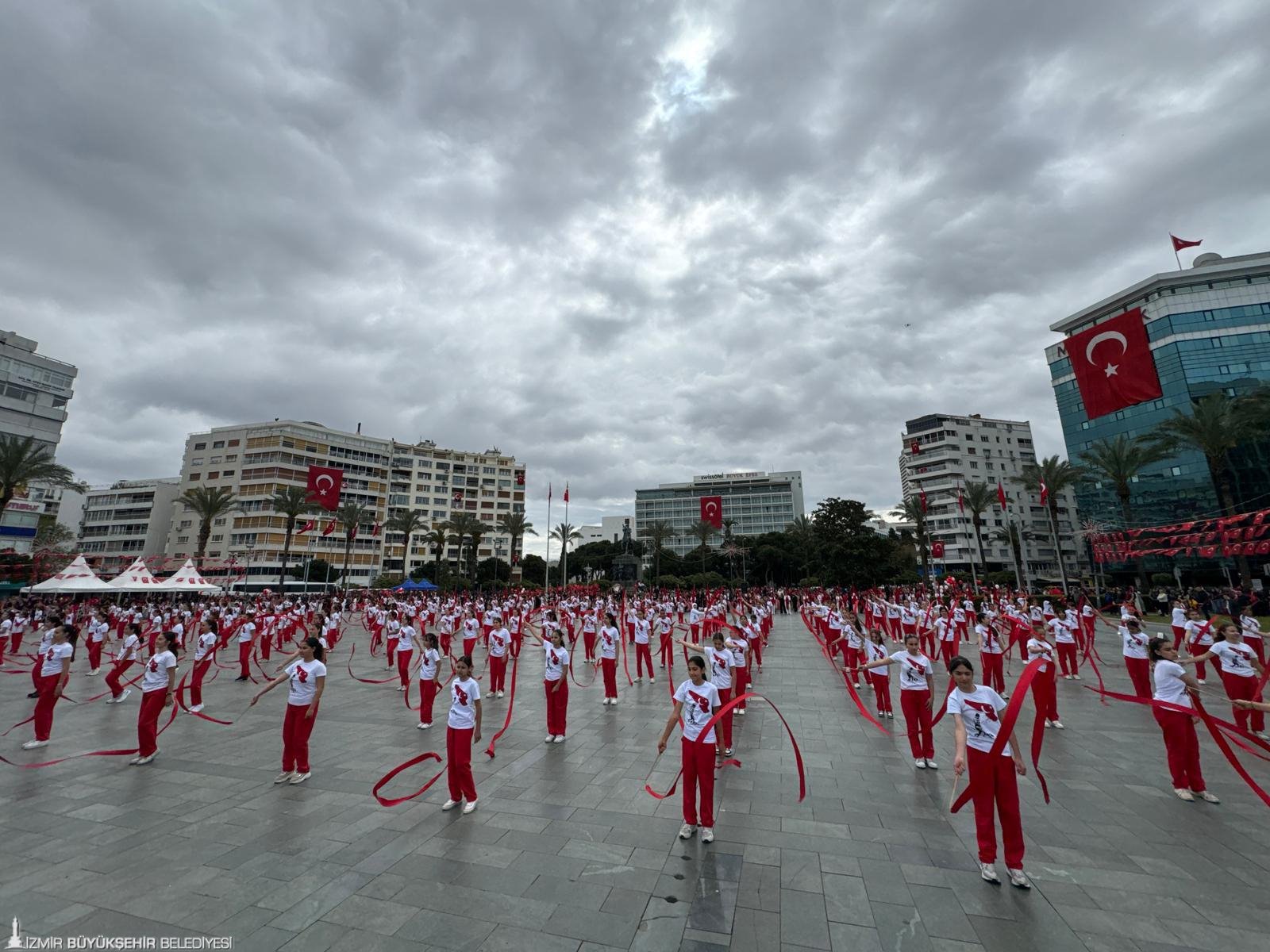 İzmir’de 23 Nisan coşkusu