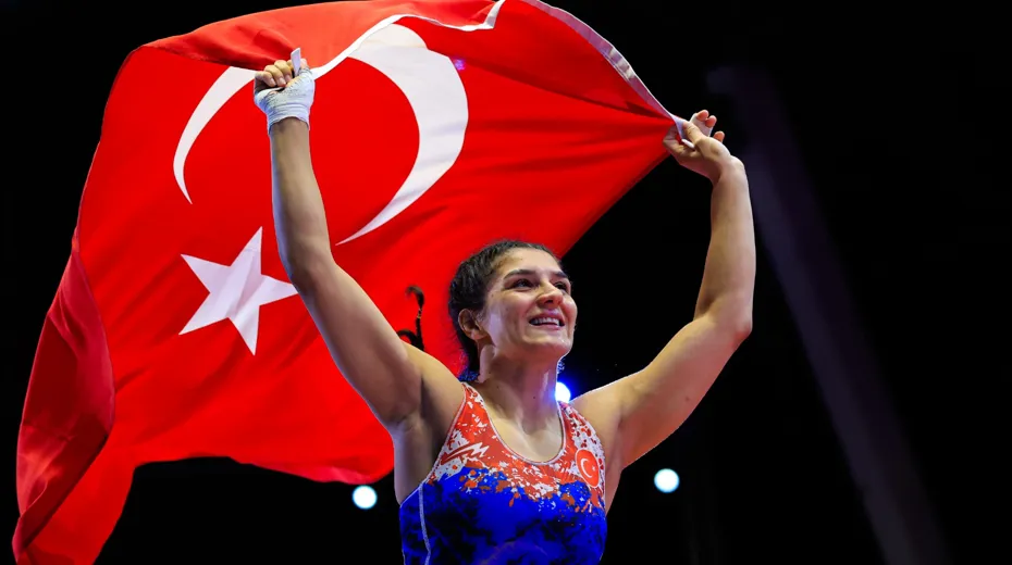 Milli güreşçi Nesrin Baş, Avrupa şampiyonu oldu