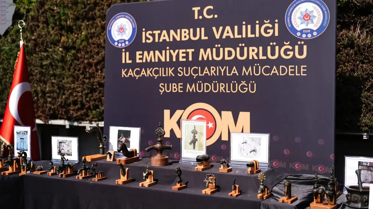 İstanbul'da tarihi eser operasyonu: 374 eser ve obje ele geçirildi