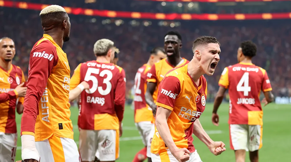 Galatasaray derbide Fenerbahçe'yi 3-0'la geçti ve şampiyonluk için dev adım attı