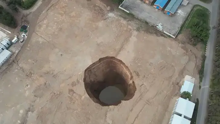 Hatay'da oluşan obruğun çapı büyüdü