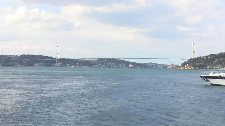 İstanbul Boğazı transit gemi geçişlerine kapatıldı
