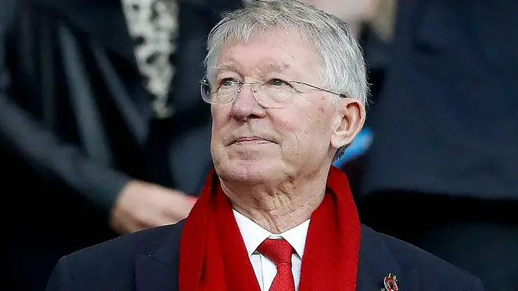 Sir Alex Ferguson, hastaneye kaldırıldı