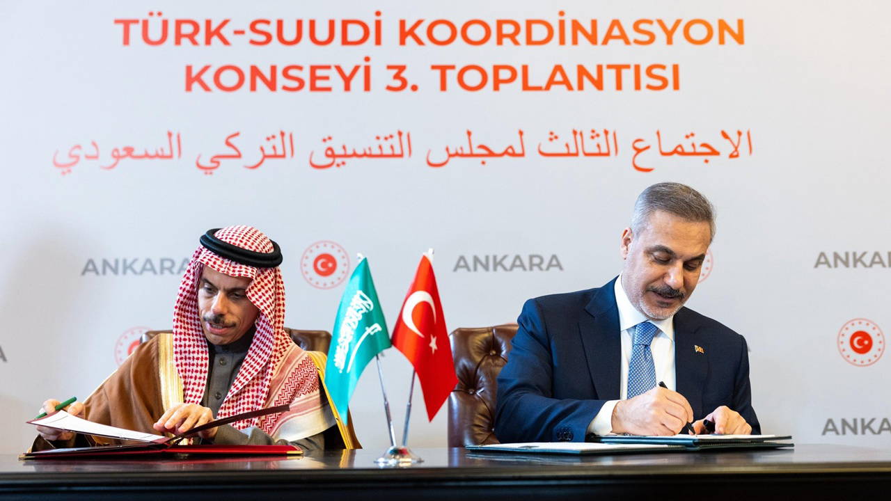 Türkiye-Suudi Arabistan vize muafiyeti anlaşması imzalandı