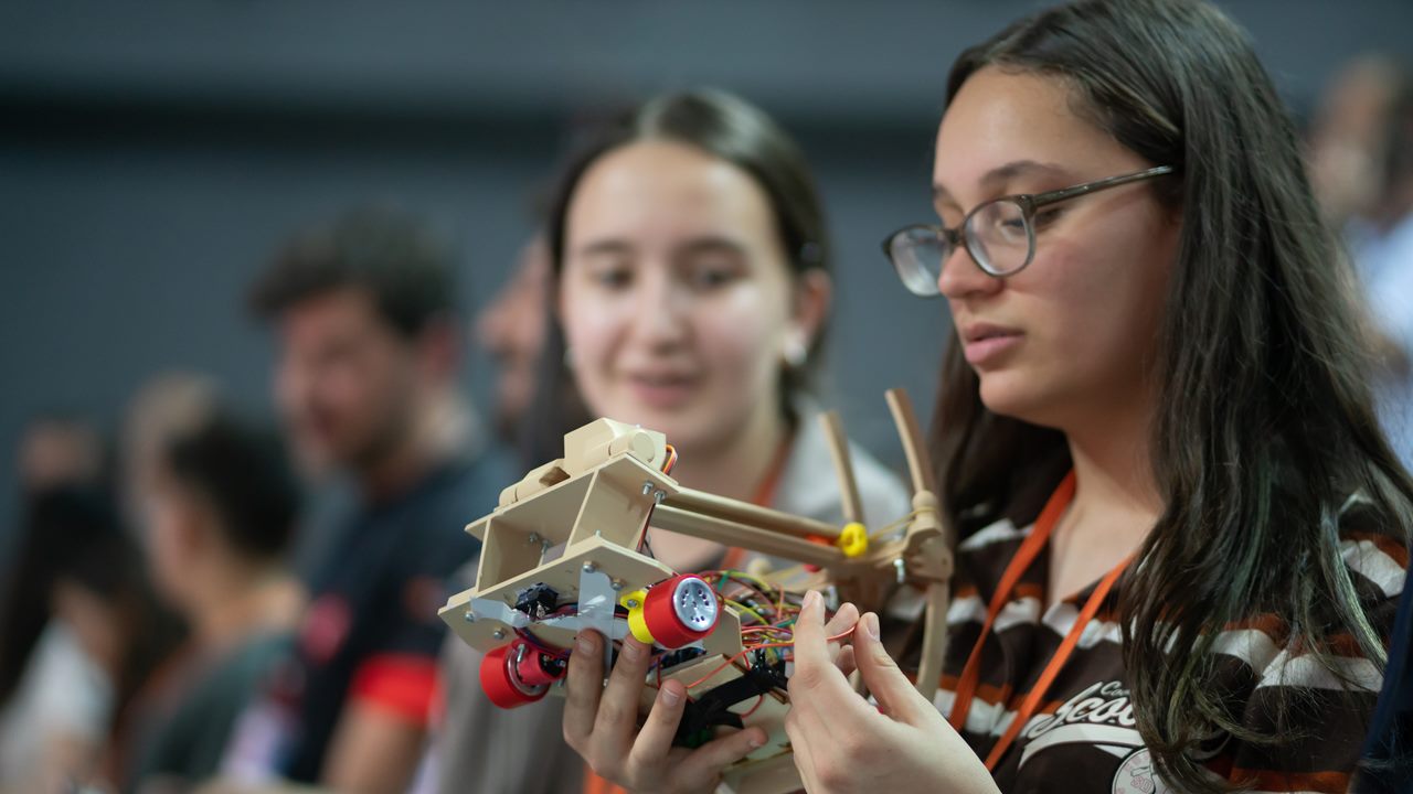 18.Uluslararası Meb Robot Yarışması Antalya'da başladı