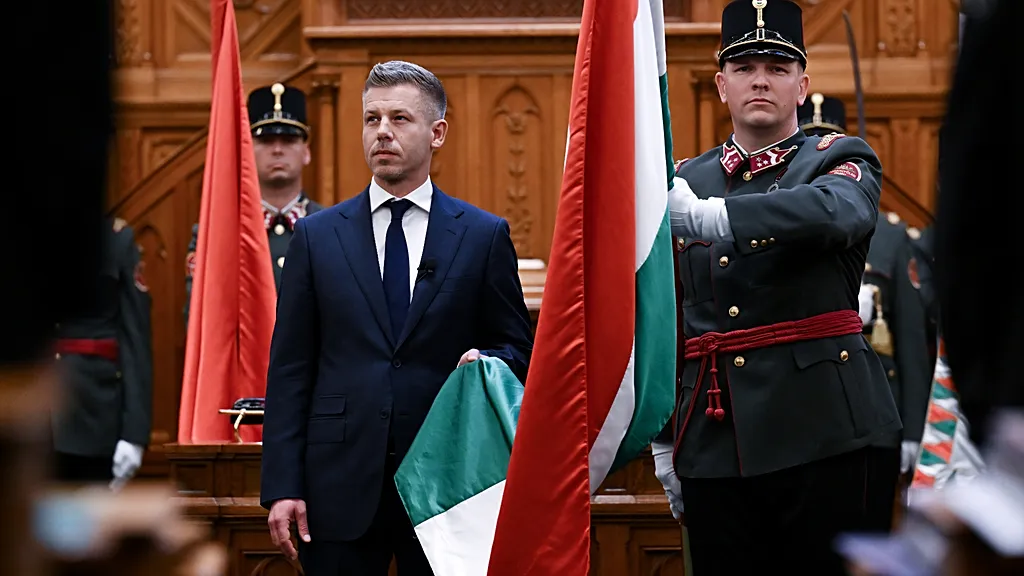 Péter Magyar Macaristan Başbakanı olarak yemin ederek göreve başladı