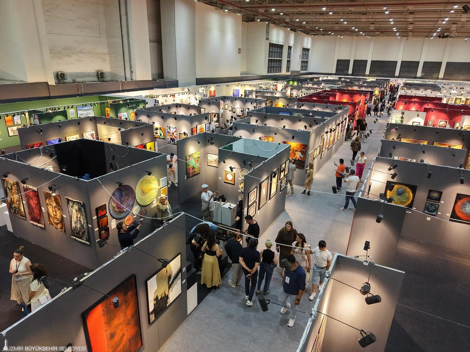 İzmir’de sanat buluşması başladı