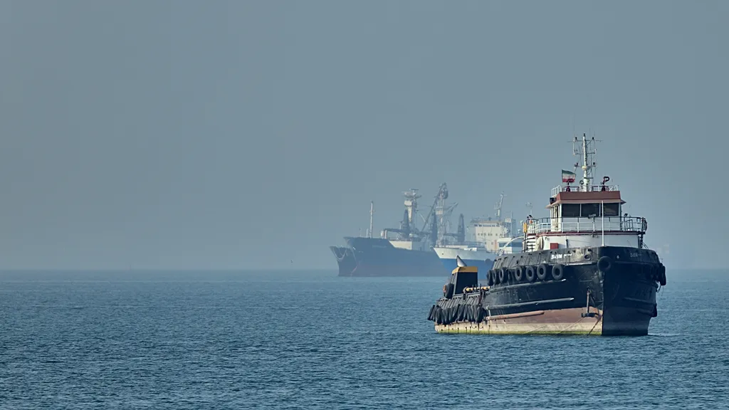 AB, Hürmüz krizinin enerji fiyatlarını artırmasıyla büyüme tahminini düşürdü