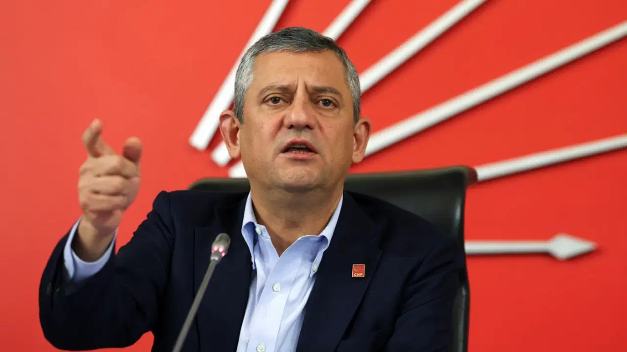 Son dakika... Ankara'da hareketli saatler: Özgür Özel, CHP MYK'yi yeniden toplantıya çağırdı