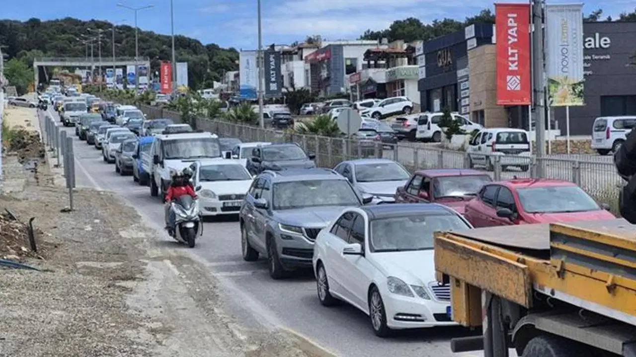 Kurban Bayramı tatili hareketliliği başladı: Bodrum'a 24 saatte 20 bin araç giriş yaptı