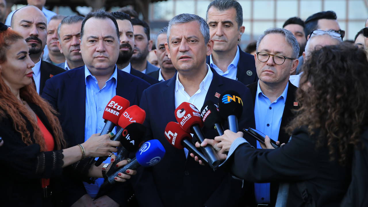 Özgür Özel'den 'yeni parti' sorusuna yanıt: 'Şu aşamada kimse...'