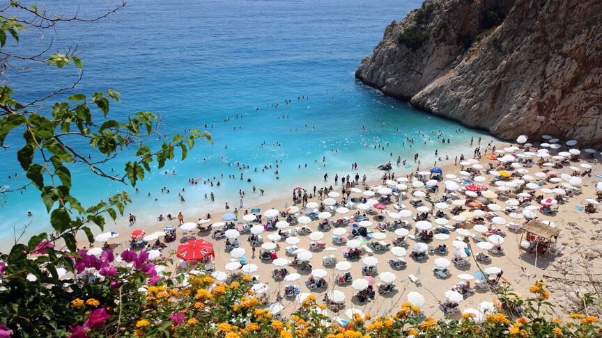 Antalya'da "Dumansız Plaj" uygulaması başlatıldı