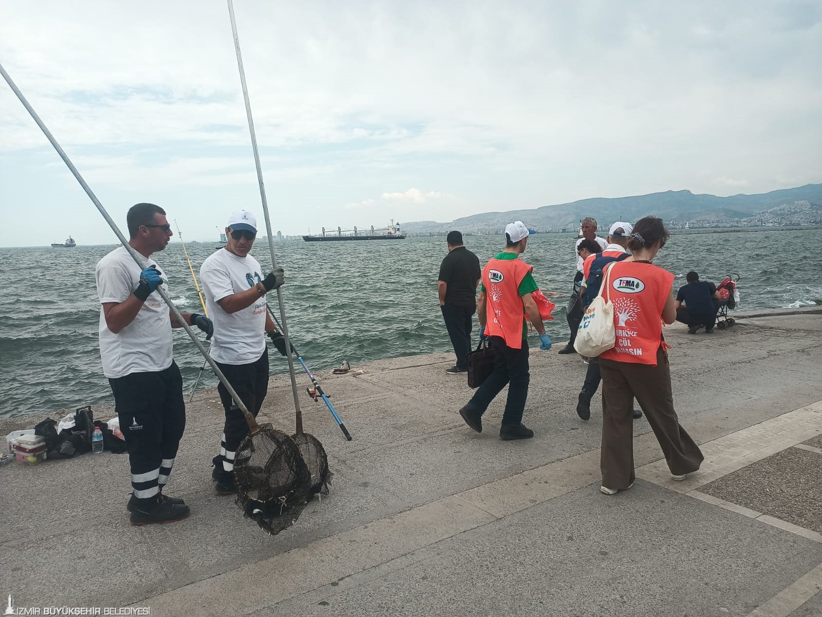Dünya Çevre Günü’nde Körfez temizliğine gönüllü destek