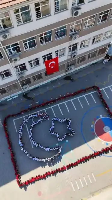Şırnak'tan Milli Takım'a Ay-Yıldızlı koreografili destek