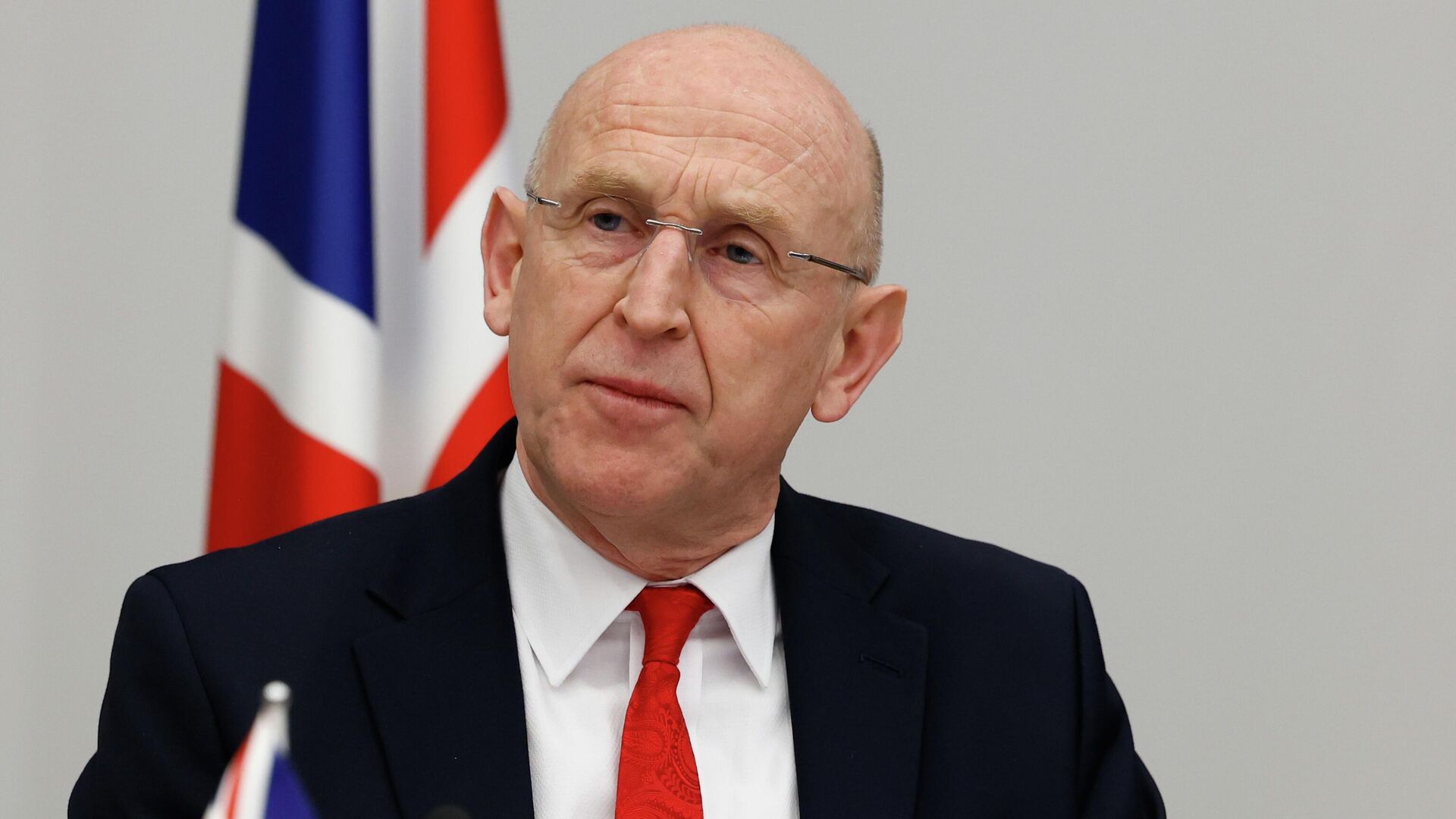 İngiltere Savunma Bakanı John Healey istifa etti