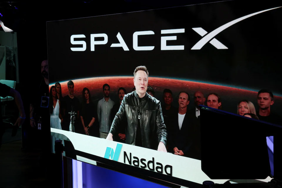 SpaceX, rekor halka arz sonrası 2 trilyon dolar değerlemeyi aştı
