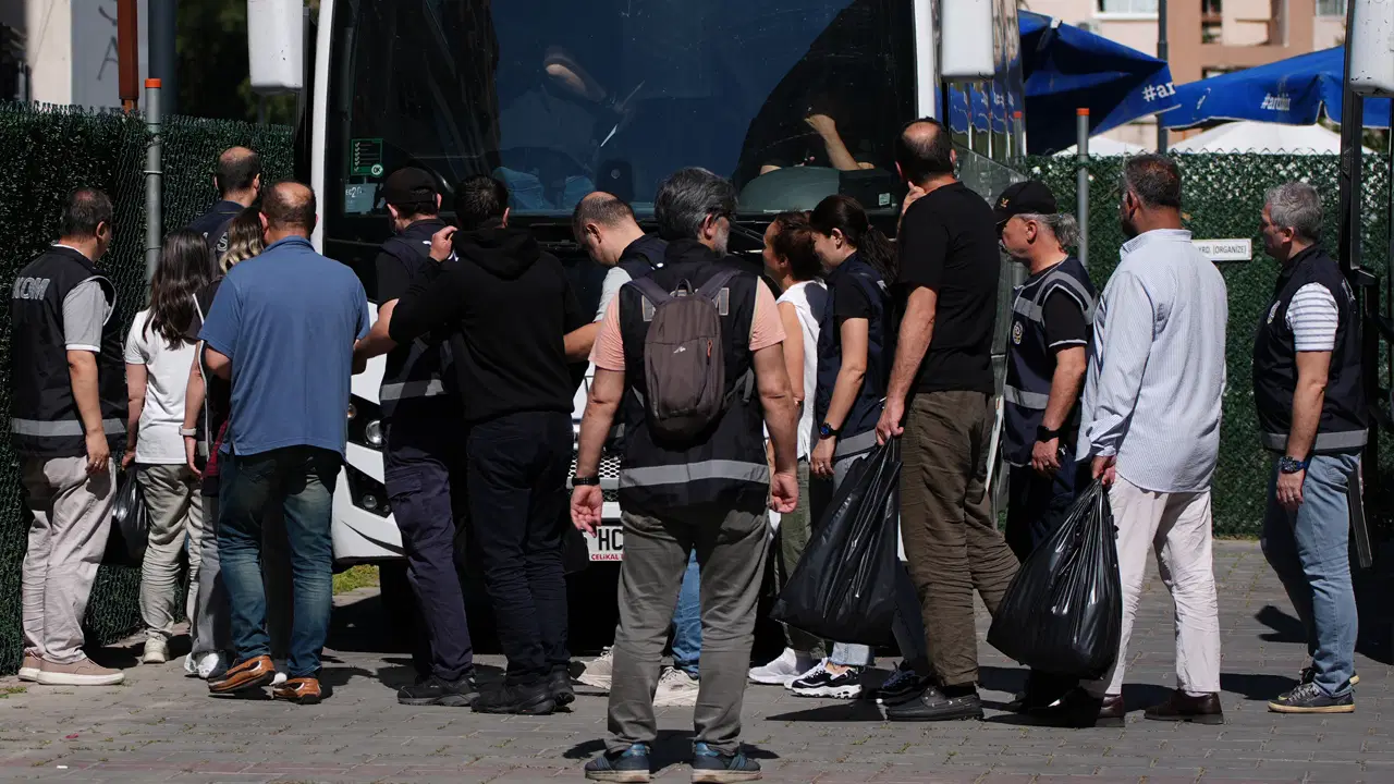 27 kişi tutuklanmıştı... Ege Üniversitesi'ne operasyon
