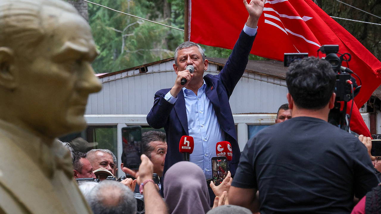 Özgür Özel'den Burdur'da dikkat çeken sözler