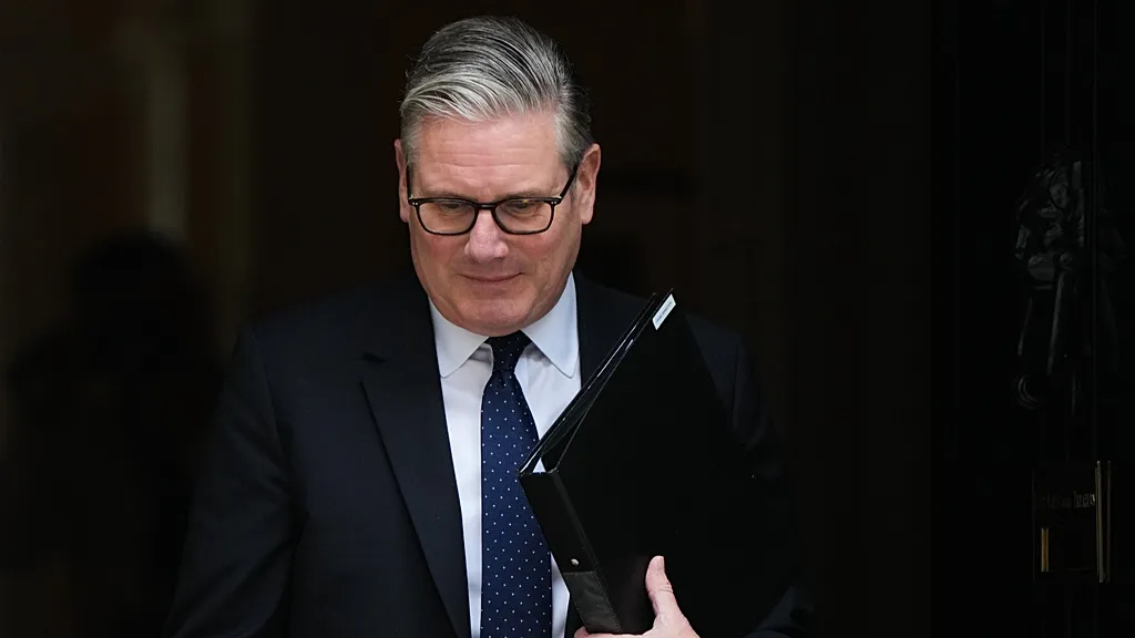 İngiltere Başbakanı Keir Starmer istifa ettiğini açıkladı