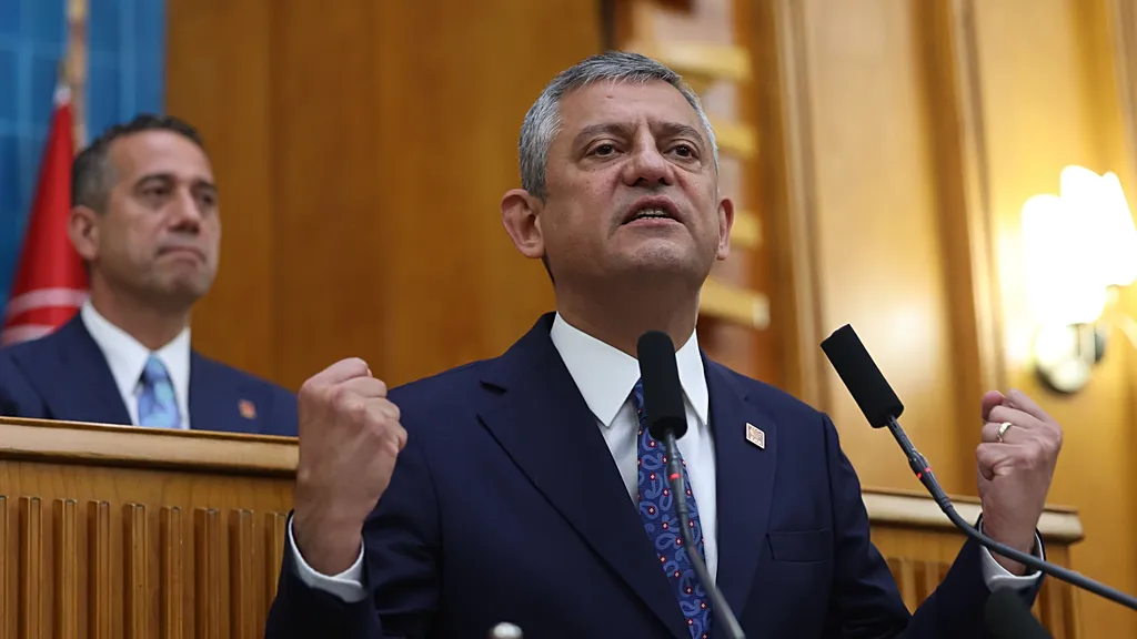 CHP Genel Başkanı Özel: Partide büyük mücadele veriyoruz, sonuna kadar direneceğiz