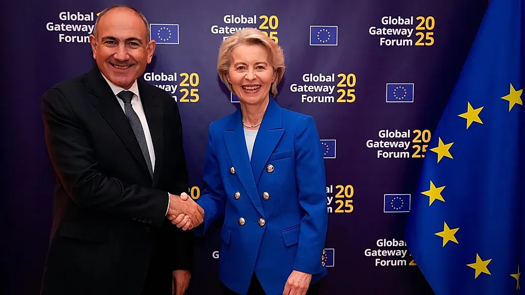 Von der Leyen Erivan’da Paşinyan’la buluştu