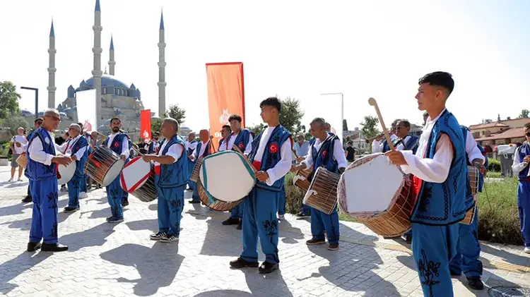 Kırkpınar Yağlı Güreşleri Festivali, geleneksel davul-zurna davetiyle başladı