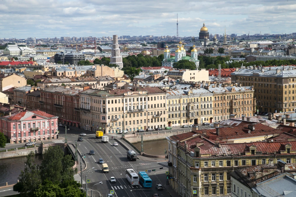 St. Petersburg bölgesindeki liman ve petrol terminali büyük bir Ukrayna İHA saldırısında vuruldu