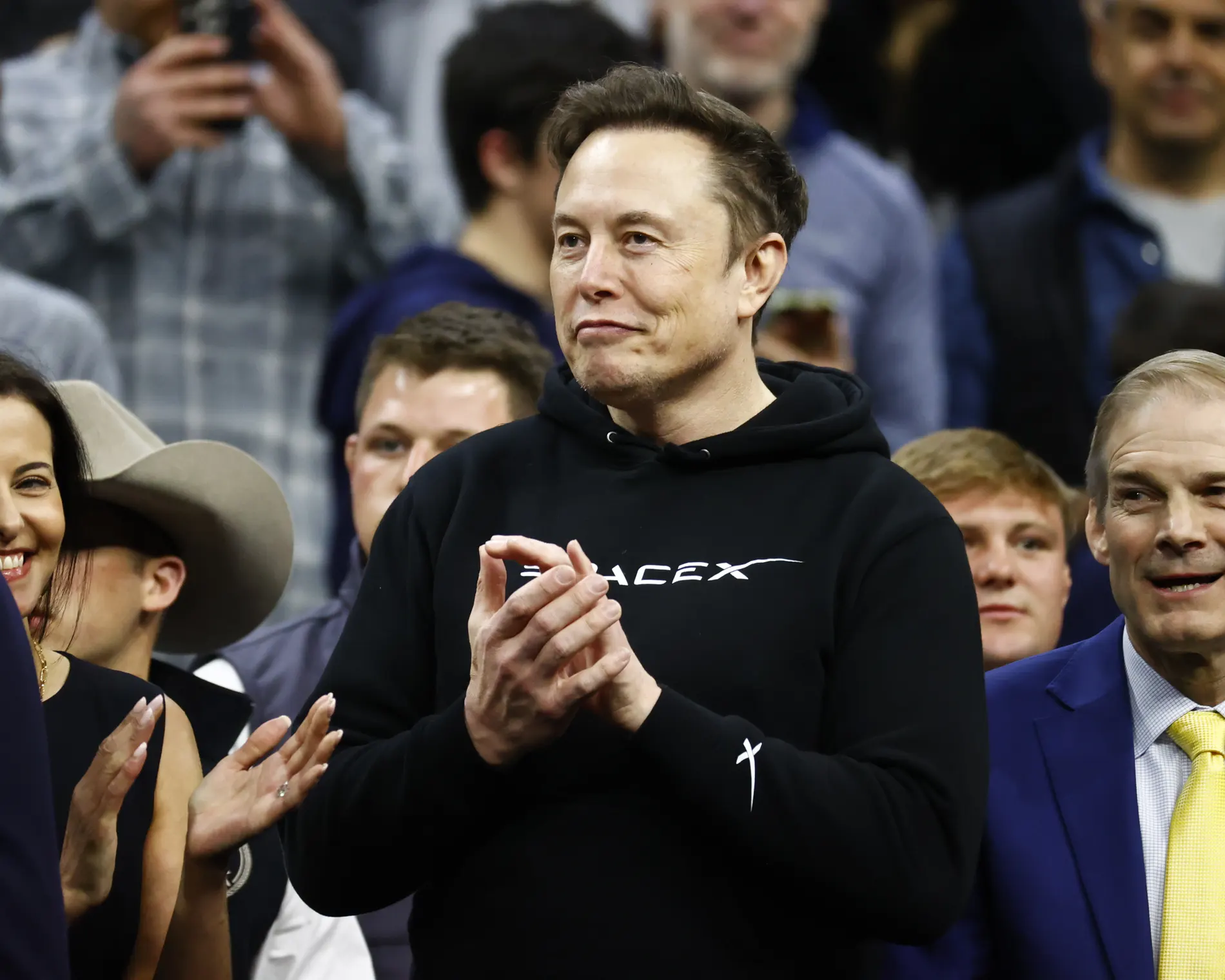 Elon Musk, SpaceX halka arzı öncesinde Birleşik Krallık'taki paylaşımları ile dikkat çekiyor