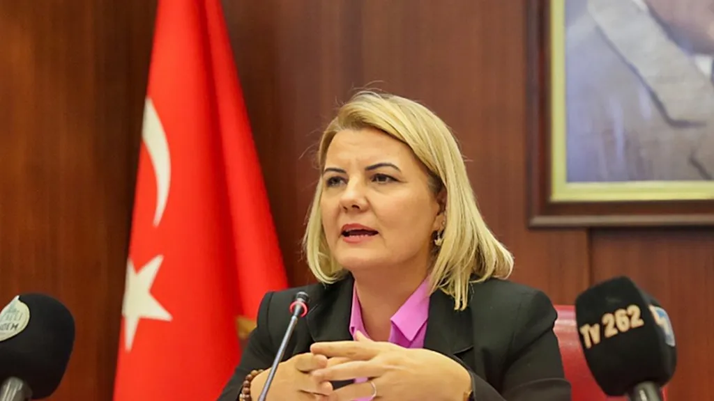 İzmit Belediyesi'ne operasyon