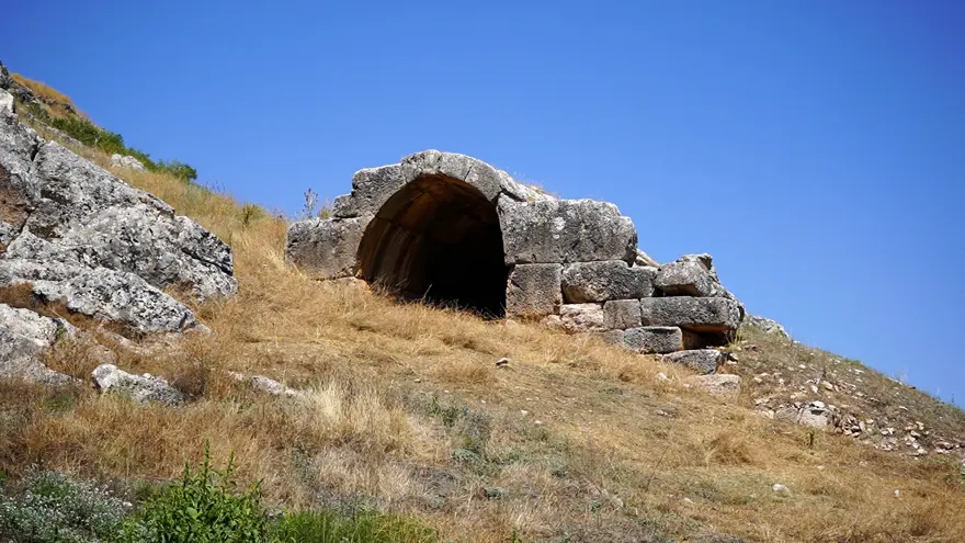 Isparta'da 1500 yıllık sır perdesi aralandı. Anadolu'da çok nadir görülüyor