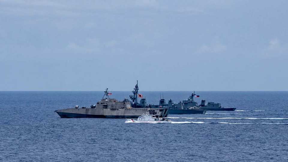 ABD, Japonya ve Filipinler'den Güney Çin Denizi'nde Ortak Tatbikat