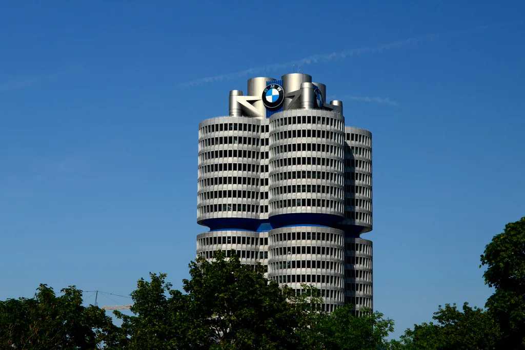 BMW, 8 Bin Kişiyi İşten Çıkaracak