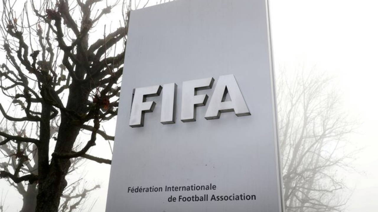 FIFA'da flaş istifa: 'Futbolun geleceği ipotek altına alınıyor'