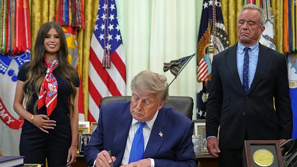 Trump bilim dünyasını karşısına aldı
