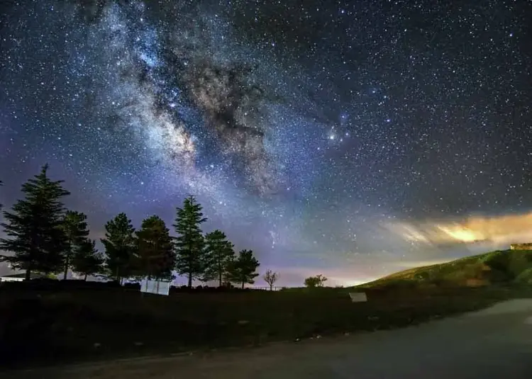 Bitlis’te perseid meteor yağmuru gökyüzünü aydınlattı