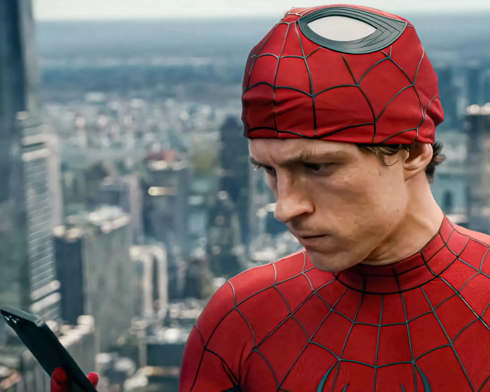 Tom Holland, Spider-Man ile kazanmaya devam ediyor