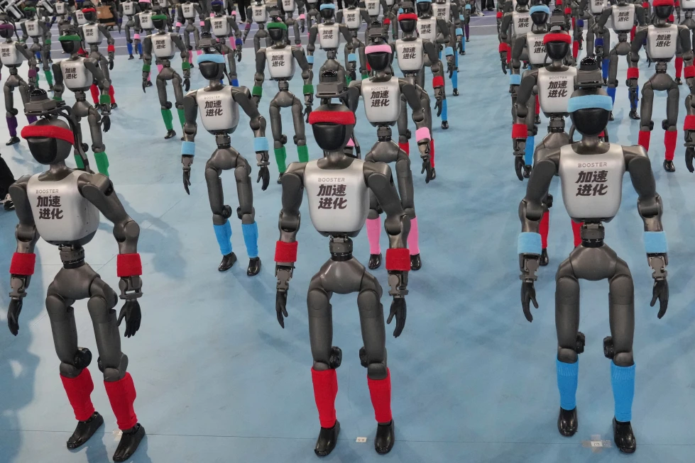 Çinli İnsansı Robotlar Pekin’de Rekor Kırdı