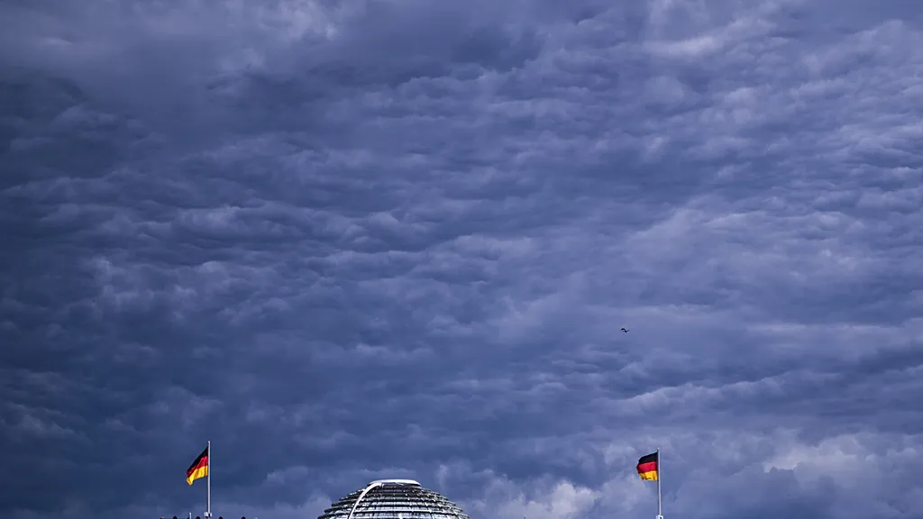 Berlin'e siber saldırı: Çok gizli devlet verileri Darknet'te yayılıyor