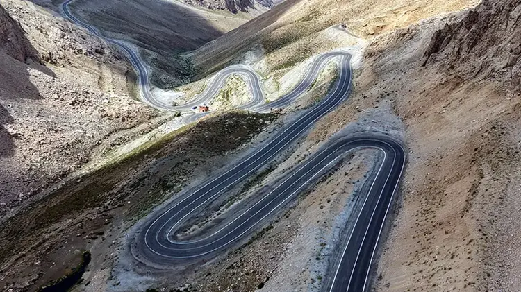 Van-Bahçesaray yoluna 13 kilometrelik tünel