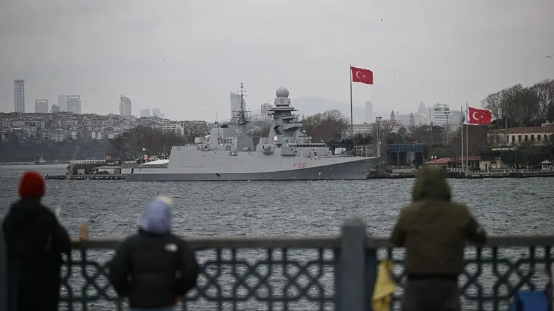 Yunanistan İtalya'dan yüz milyonlarca euroluk savaş gemileri alıyor