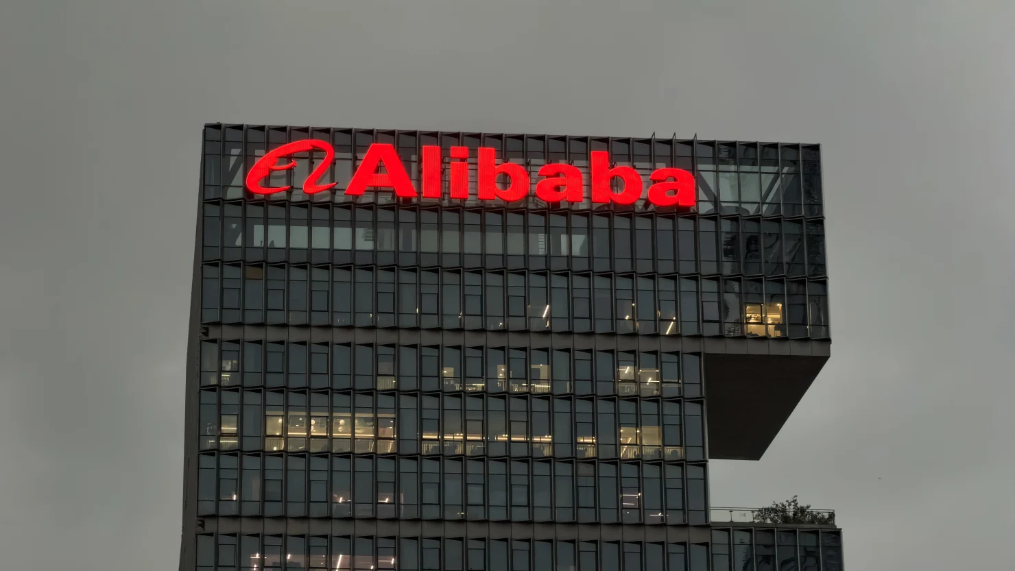 Alibaba hisseleri, %3 yükseldi