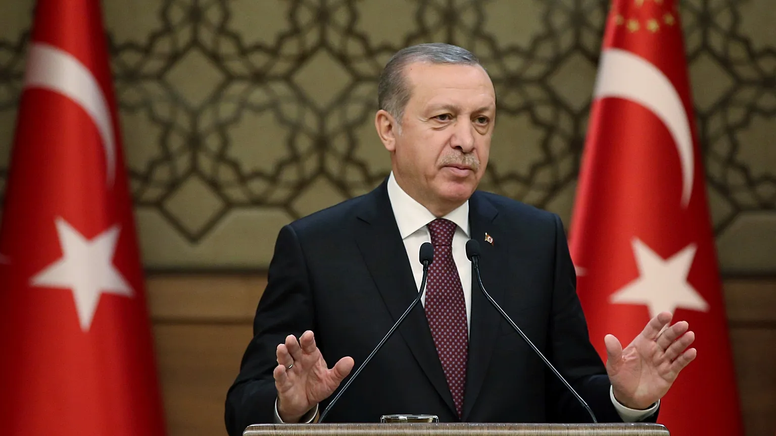 Erdoğan, fon krizi toplantısına katıldı
