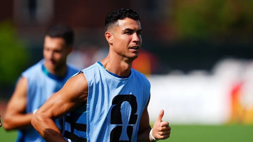 Ronaldo, Milli Takımı kampını terk etti