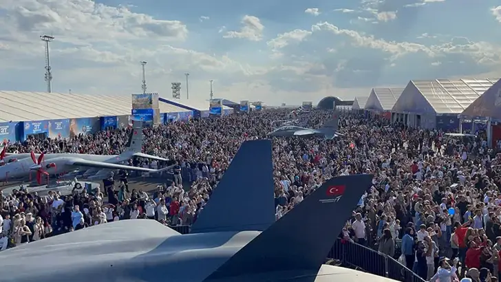 TEKNOFEST Güneydoğu'ya ziyaretçi akını; yürüyüş zorlaştı, trafik kilitlendi