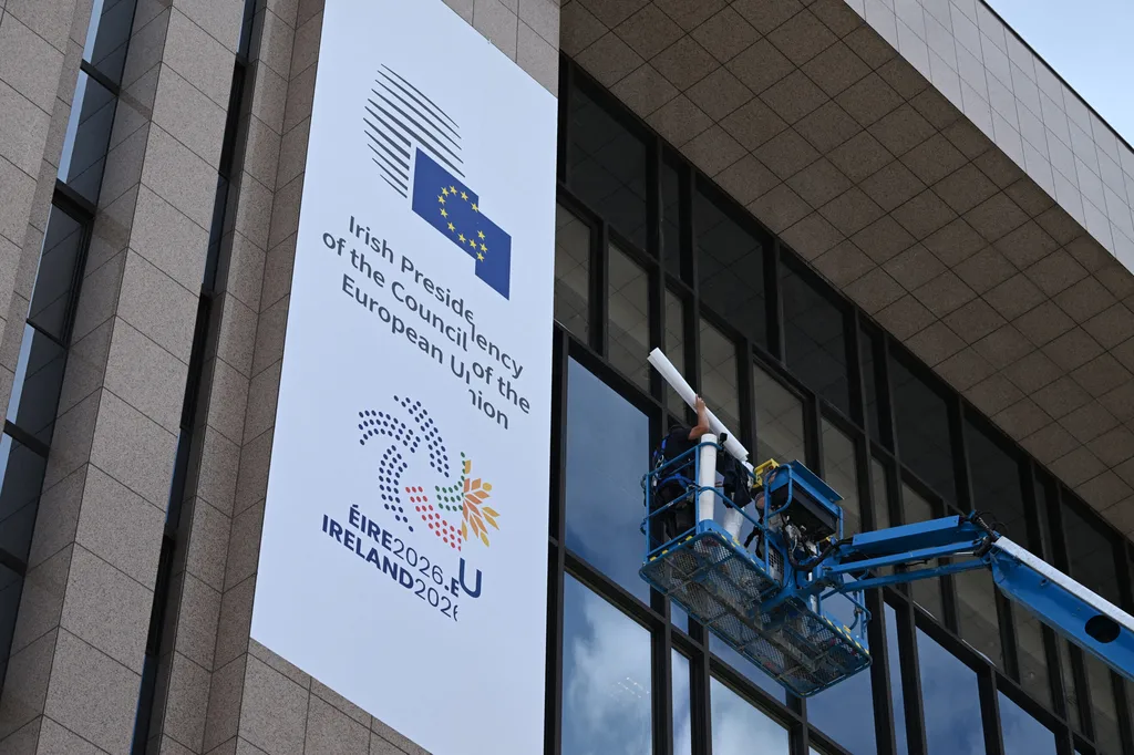 İrlanda'nın yeni teklifinde AB bütçesi 159 milyar avro azaltıldı.