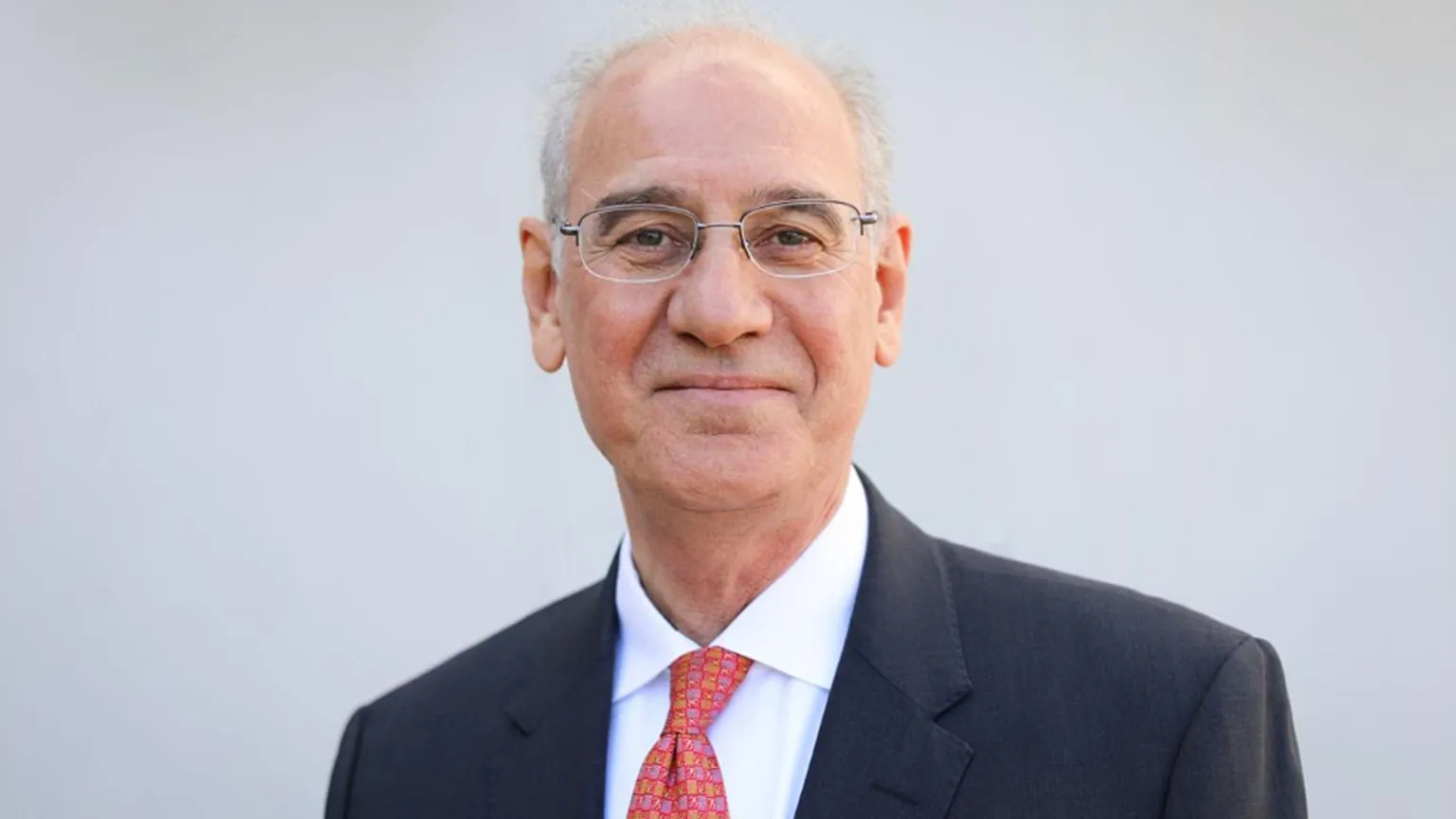 Harvard Üniversitesi'nin ilk Türk dekanı Prof. Dr. Rıfat Atun kimdir?