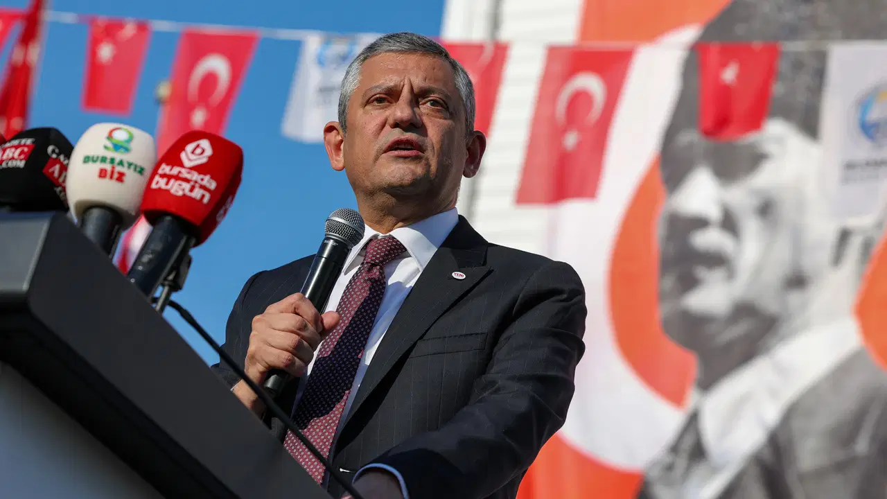 Özgür Özel o meydanda konuştu, 'sandık iradesi' mesajı verdi