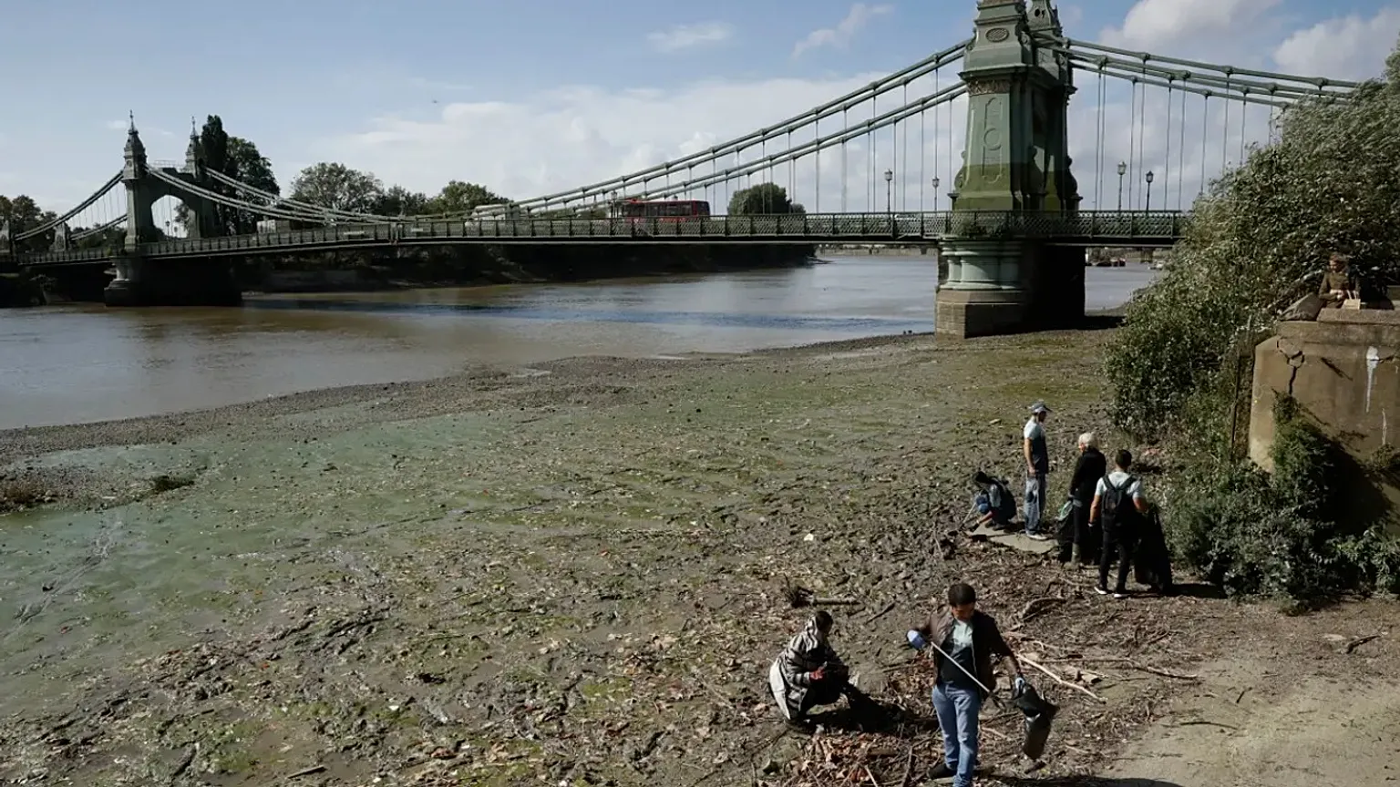 Ünlü Thames Nehri'nden 180 ton ıslak mendil çıkarıldı: Kirlilik azaldı mı?