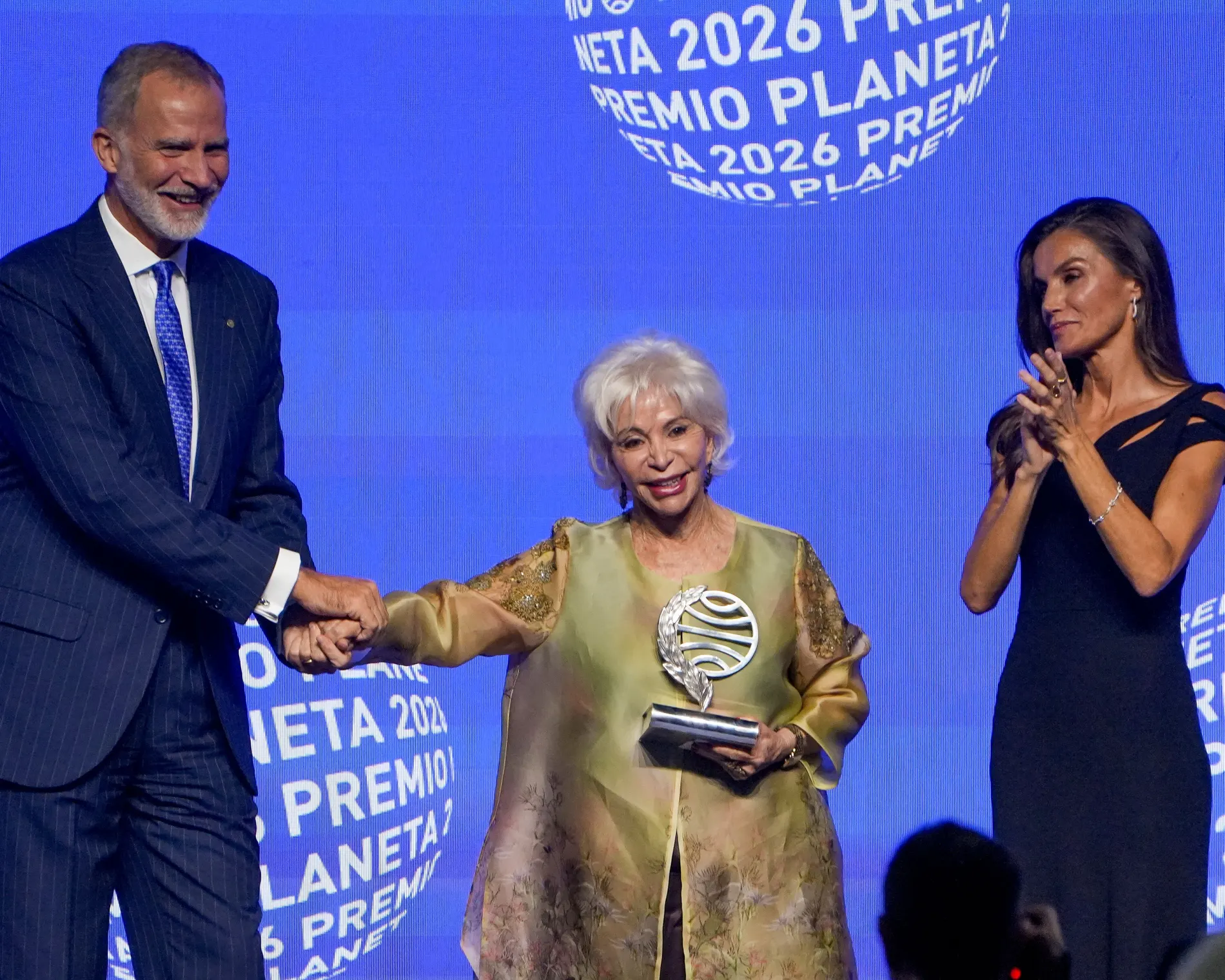 1 milyon avroluk İspanyol edebiyat ödülünü Isabel Allende, kazandı