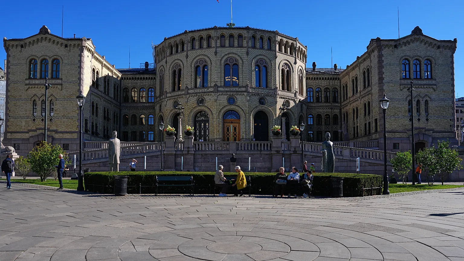 Norveç'in 16 yaş altı için getirdiği sosyal medya yasağı dikkat çekiyor